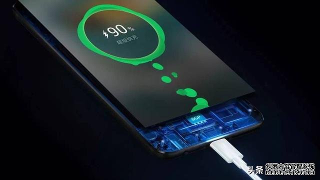 机海战术！OPPO Reno4系列曝光，后置相机设计致敬苹果？