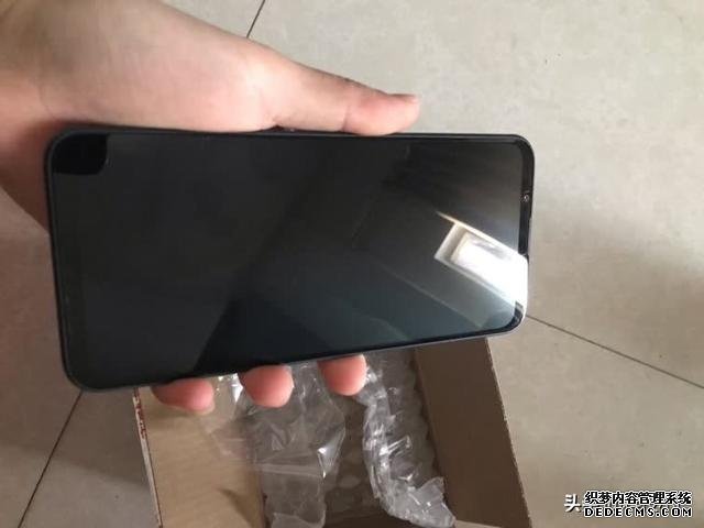 被遗忘的5G中端机，144Hz刷新率+5100超大电池+128GB，仅售2399