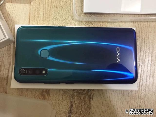 vivo超长续航千元机，128GB+五千大电池+后置三摄，跌至998元