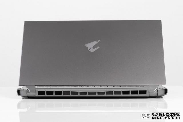 8核十代酷睿 大屏游戏本会更爽么 技嘉AORUS 17G XB评测