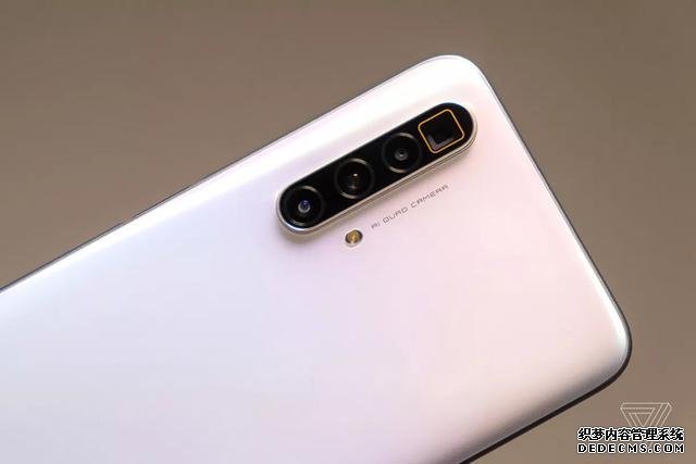 Realme X3上市：骁龙855 Plus、面向4G市场，潜望长焦成标配