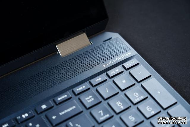 轻薄变形本下的“金属暴力美学”惠普Spectre x360 15笔记本评测